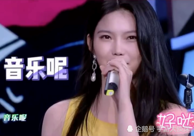 李熙凝上快本,解锁"淡黄的长裙"新唱法,有谁注意到张雨剑的表情?哇哦