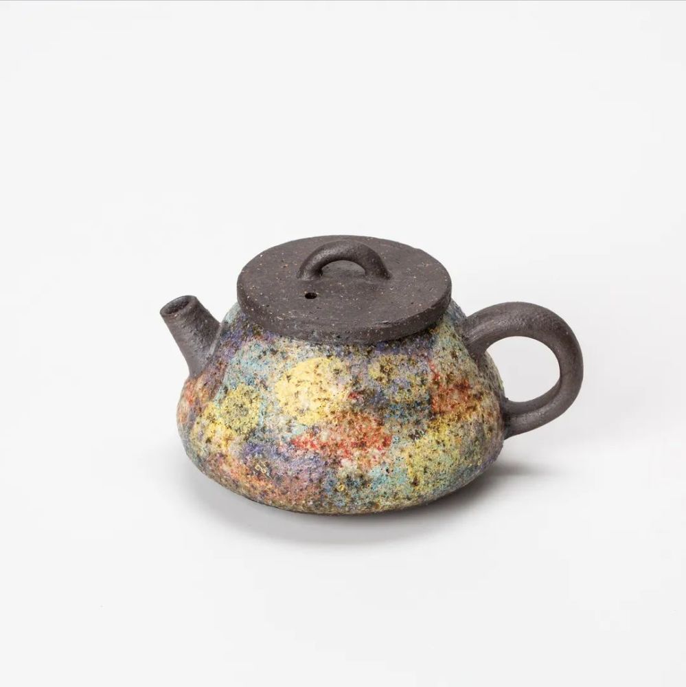 高越作品《岩矿石瓢壶》来源:德化法院