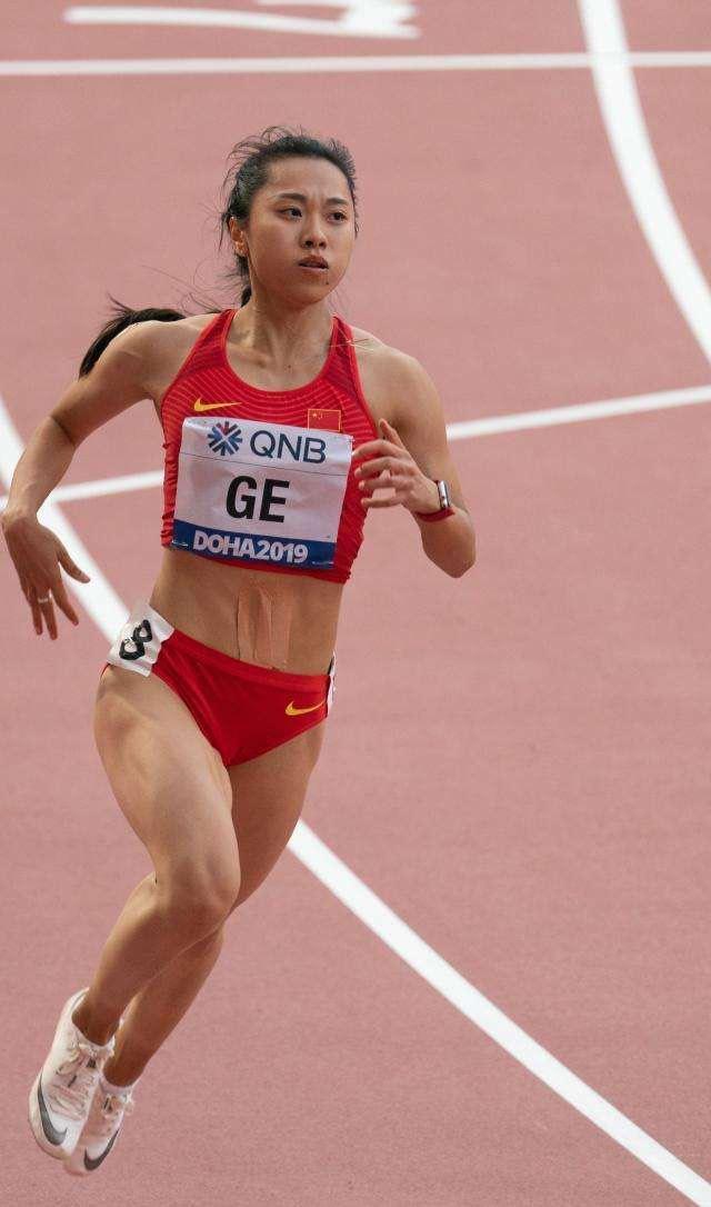 中国最美女飞人腿部拉伤,百米11秒04曾称霸亚洲|葛曼棋|田径|短跑