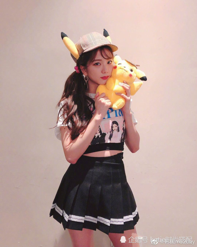 人间四月jisoo的心形嘴唇太好看了