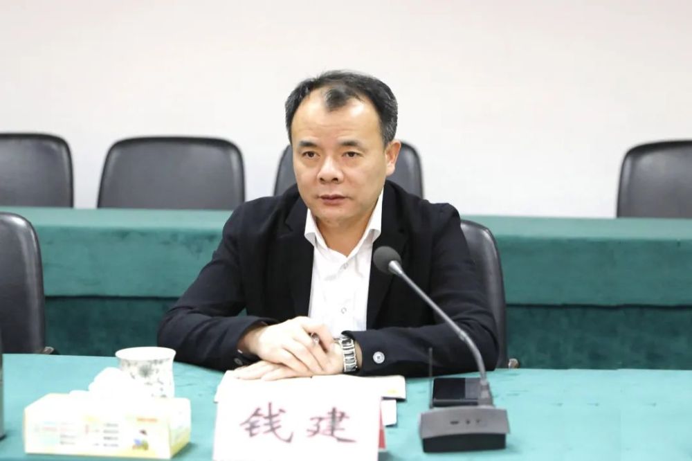 金健宏强调, 要提高政治站位,把握农村发展"总目标".