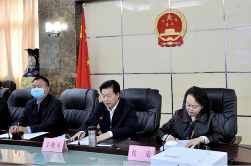 中共万源市委书记吴晓勇出席捐赠仪式