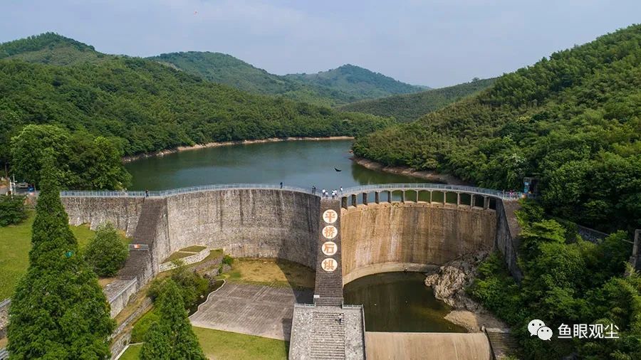 航拍江苏溧阳平桥石坝:中国最大的非钢筋混凝土水库大坝