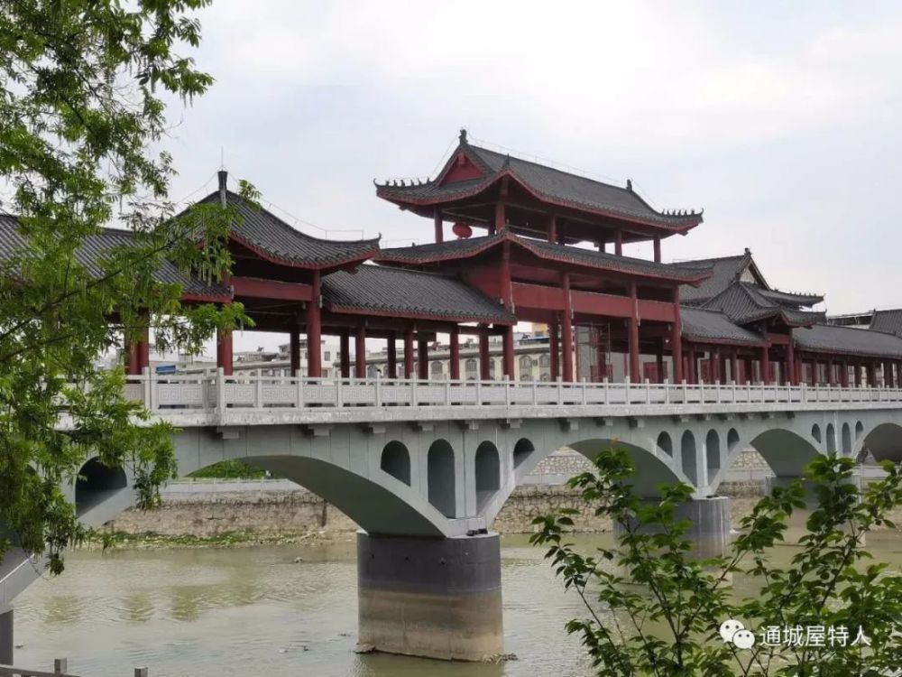 高颜值通城城区新增一座彩虹景观桥