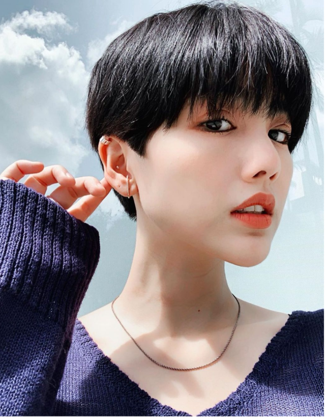 短发可以说是一个百变时尚的代名词,很多爱美的女生都特别喜欢尝试不