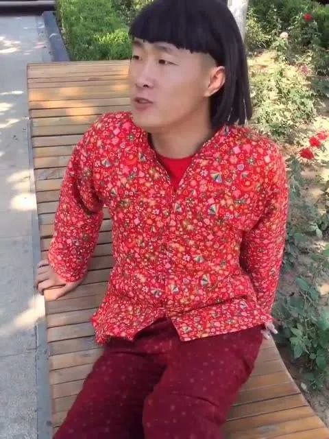 那时我才知道放羊娃确实是本地在快手上的大明星,他出事之后,大街小巷