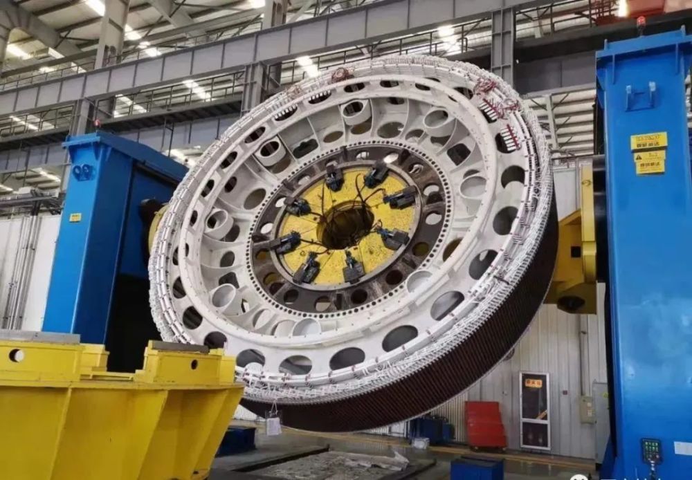 永济电机公司首台60mw永磁直驱风力发电机组顺利下线并交付发运