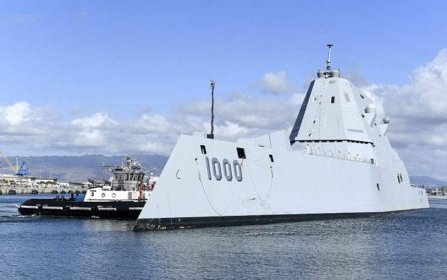 第三艘也是最后一艘,未来的林登约翰逊号驱逐舰(ddg 1002),正在位于