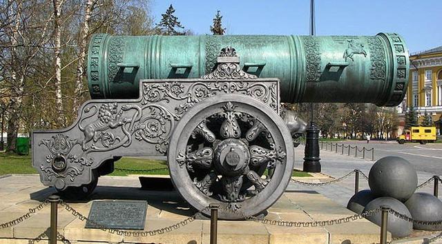 口吐巨焰的"怪物",身形巨大,结束中世纪城堡统治的射石炮