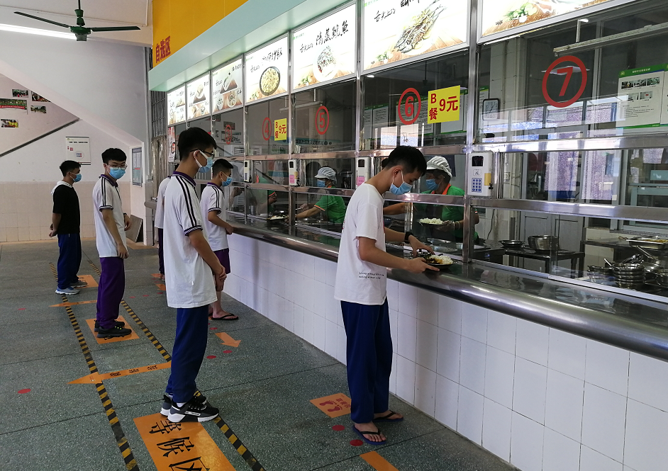 增城公办中小学食堂实现互联网明厨亮灶全覆盖