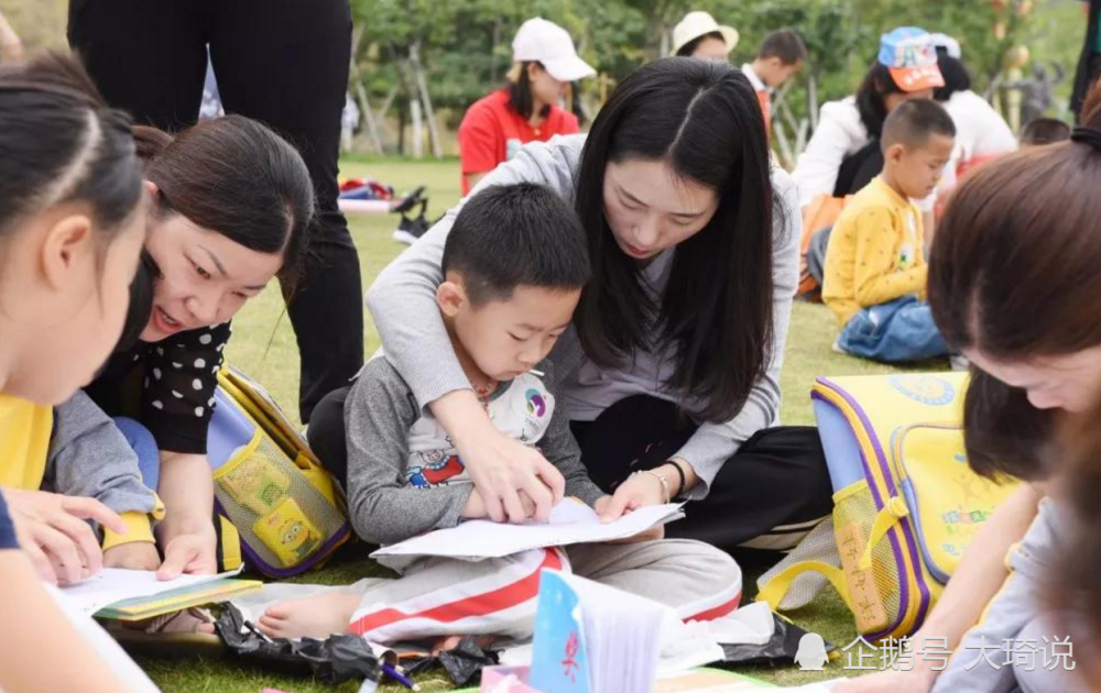 打麻將的父母很難教會孩子讀書白巖松的話讓無數家長反思