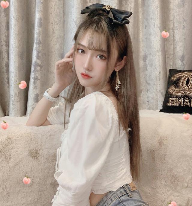 腐团儿到底有多富?手表能抵一套房,连抱枕和座椅都很奢侈_腾讯新闻