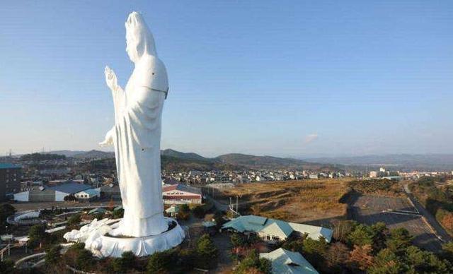 日本有个 观音像 通体白色 高100米 游客 晚上有点吓人 日本 旅游 佛像 观音 仙台市 佛教 寺庙