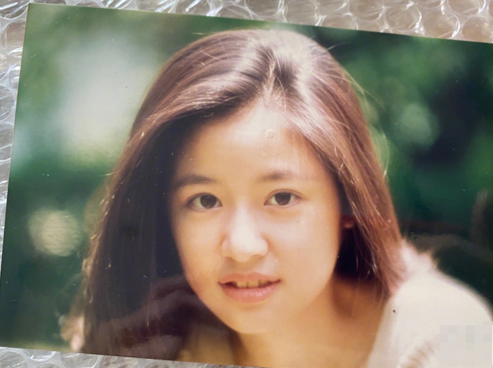 林心如晒16岁旧照,满脸胶原蛋白酒窝抢镜,感叹没有滤镜颜值真实