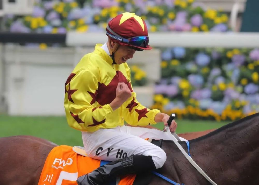 香港本土骑师何泽尧首夺一级赛冠军赛季奖金破亿