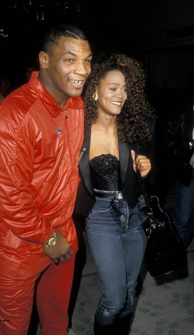 54岁泰森能有今天离不开这个狠女人洗钱入狱陪伴泰森一路前行