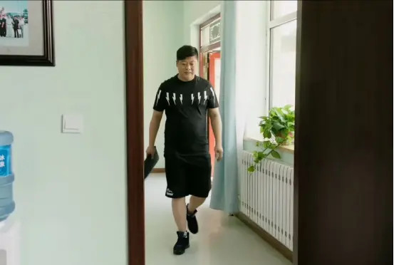 拍了14年的乡村爱情不仅让谢永强吃胖了也让大家都穿上了aj