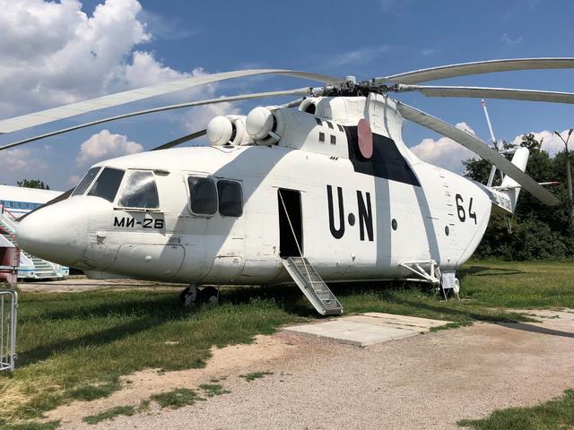 全球最大直升机米-26有多大?支奴干:你在我旁边,我很没面子_腾讯新闻