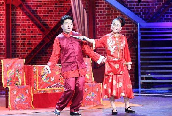 欢乐喜剧人白鸽带上女儿不再抄袭还被网友嘲笑的原因是