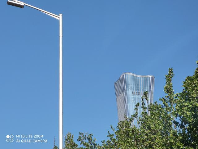 小米10青春版拍照体验:长焦表现如何,人像和夜景又怎样?