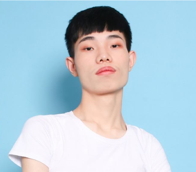 和平精英：敌人驾车突脸不要慌，学学主播鲨鱼用手雷直接吃鸡