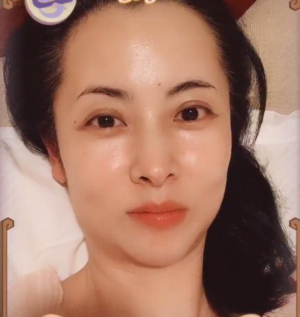 天地传说蚌精近照曝光脸部圆润油腻认不出曾是皇后专业户