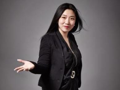 刘强东"最强女助理",实控京东旗下291家公司,能力不输章泽天