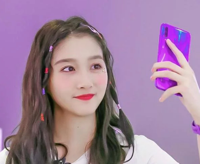 关晓彤"无痕美甲"火了,明明很贵却像没做过,原谅我没见过世面