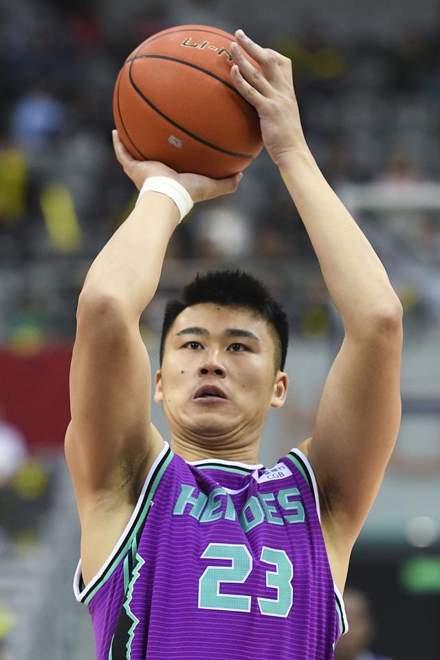 夺得cba冠军戒指身体素质出众身为队长的贾诚还能更进一步吗