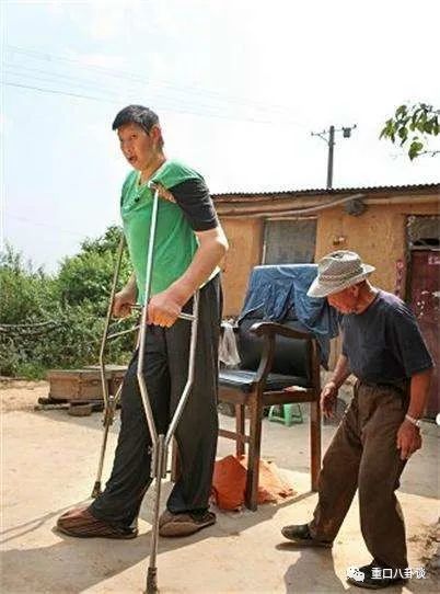 中国十大巨人最矮的234米我的身高都不及人家的腿长