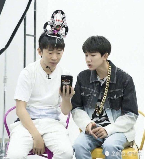 何炅46岁生日人缘好到被明星祝福刷屏唯独不见肖战身影