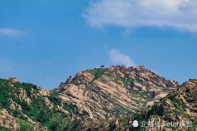 图片为小珠山最高峰太平顶图为唐岛湾旁边的小珠山,仿若仙境.