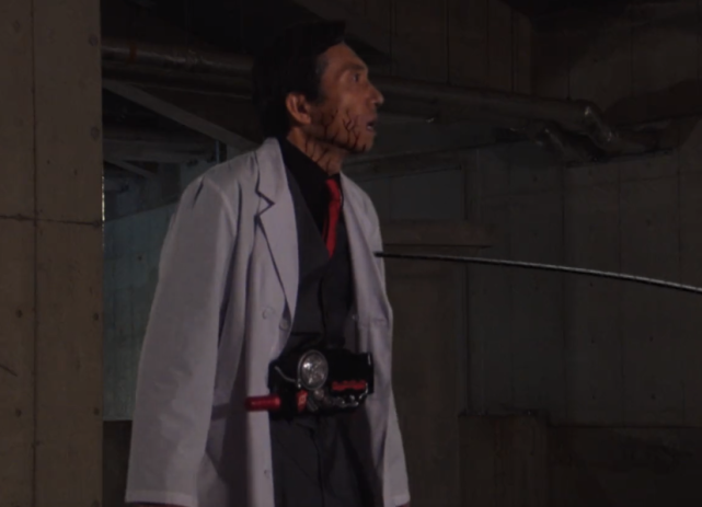 葛城忍是一个科学家,桐生战兔所坚信的"爱与和平"