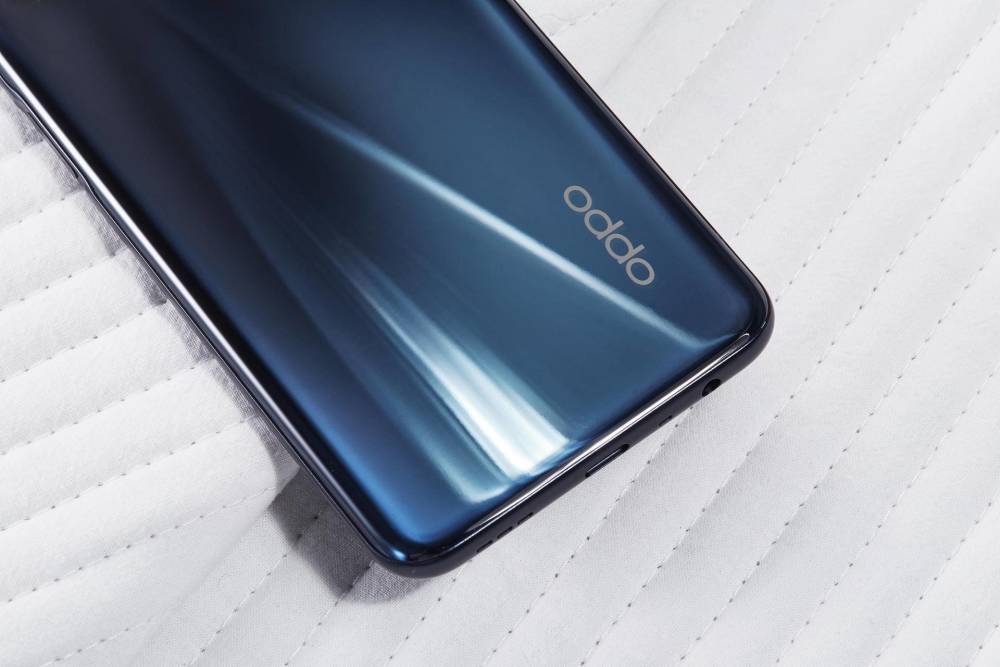 oppo a52黑色图赏:体验均衡,颜值高_腾讯新闻