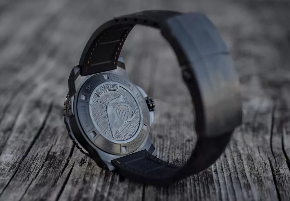 旋入式/普通按把式表冠,决定着手表的防水性能