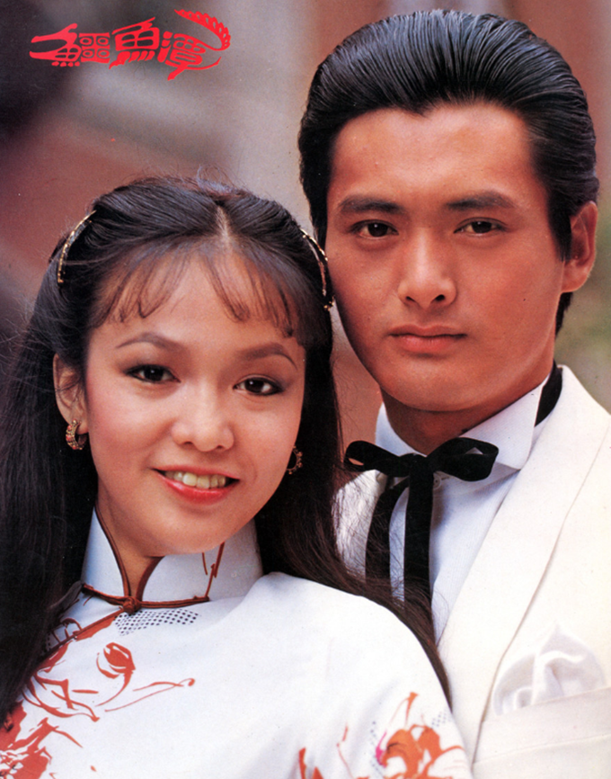 64岁周润发约百亿千金爬山,头发斑白精神好,一件衣服穿好几年