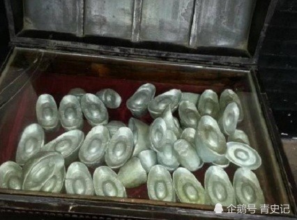 刘姥姥|刘姥姥摔跤之处，为何偏在黛玉的潇湘馆？细琢磨心内一惊