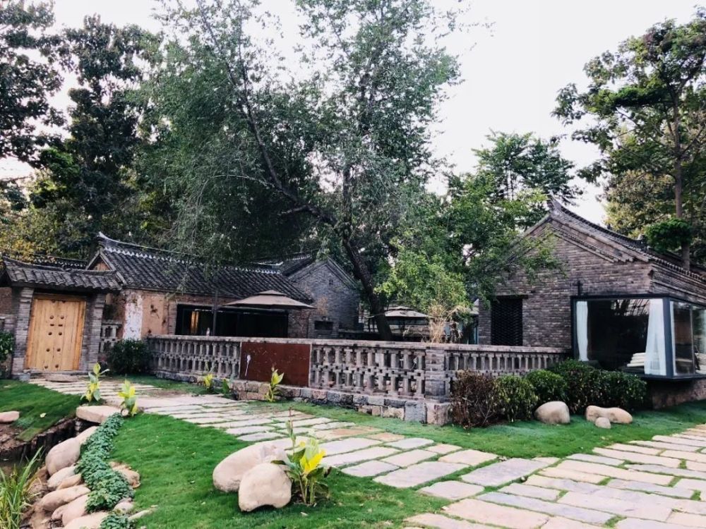 近年来,药王村以田园综合体项目建设为抓手,先后建成运营了刘庄民俗村