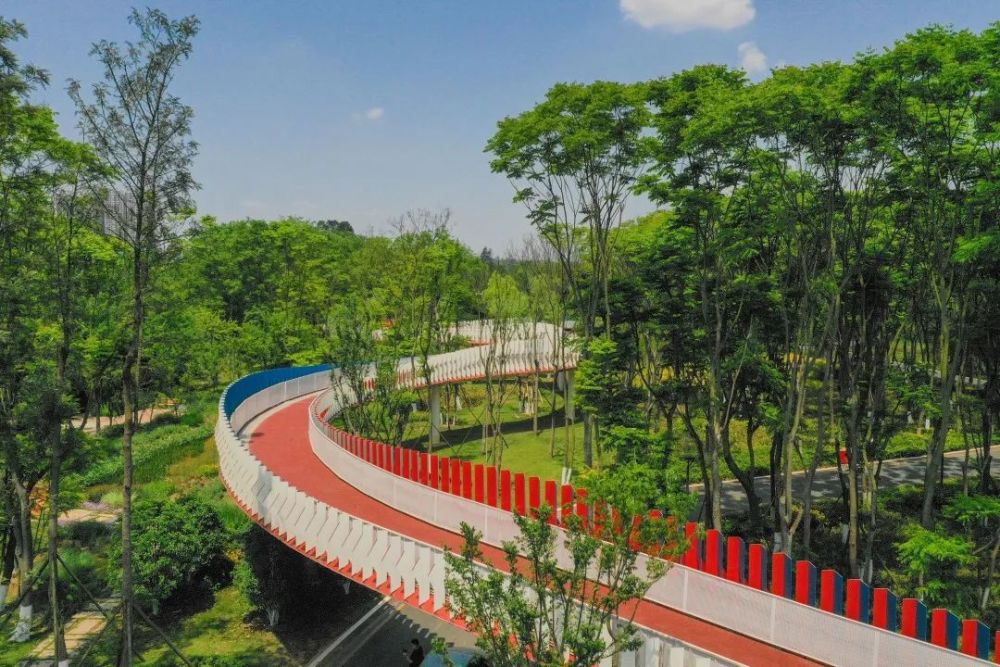 走进鹿溪智谷 探索未来城市想象空间