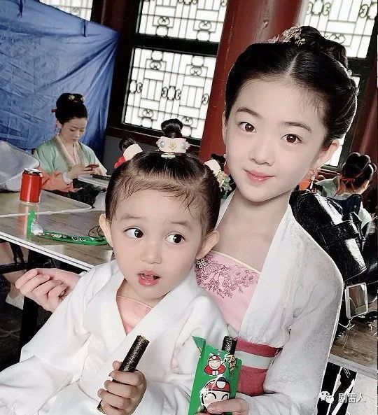 《清平乐》目前已播出过半,在轮番换了四个小徽柔演员后,很多观众开始