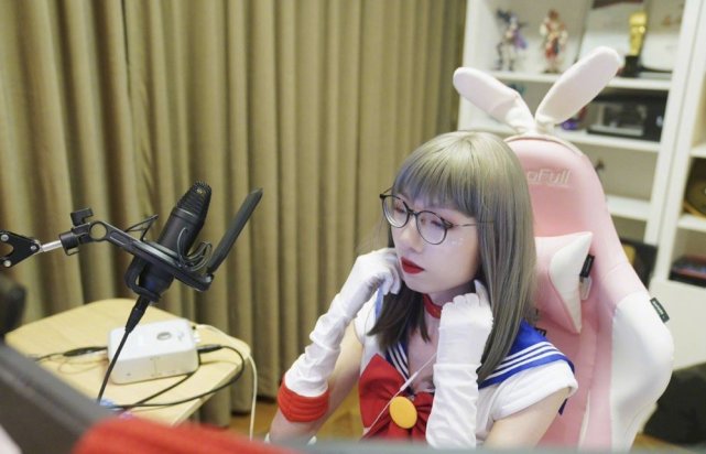 mlxg女装直播粉丝直呼太美姿态女装大佬地位恐不保