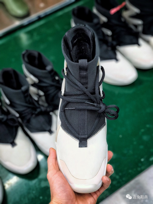 2020年度球鞋圈联名之王;god 1 联名高街fog 黑白灰高帮