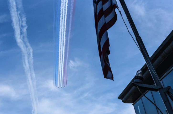 在天空致敬英雄世界最酷的飞行队在纽约冲上云霄