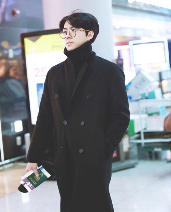 韩剧男主式穿搭很难学?朴灿烈吴世勋每套都是模板,谁能不心动