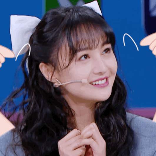 粉丝集体p图呼吁张翰跟郑爽复合网友对视的那一秒真的好甜