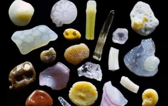 科学家们将沙子放大300倍之后看到了令人惊讶的世界