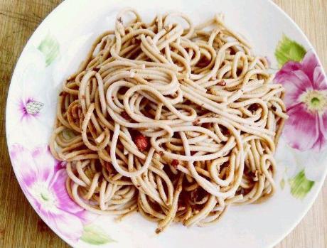 夏天我特愛蕎麥麵,拌上一碗特製料汁,清爽味美,大魚大肉也不換