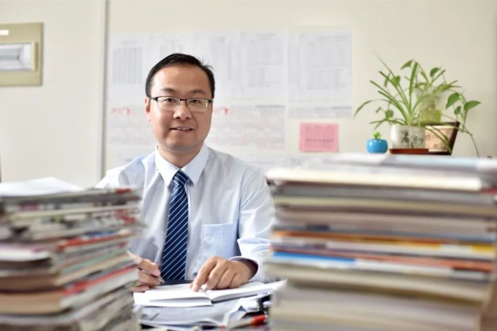 育才中学新校长曹斌南模中学新校长李啸瑜川沙中学新校长王珏从成长