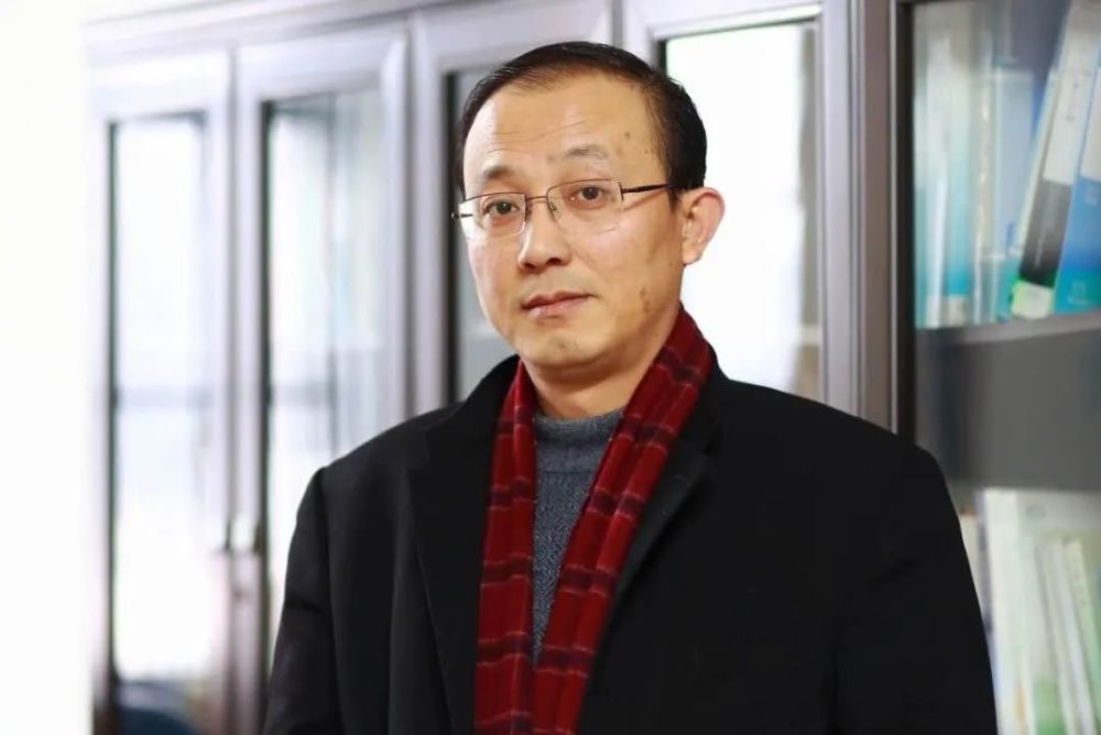 松江一中新校长潘建荣金山中学新校长金弢育才中学新校长曹斌南模中学