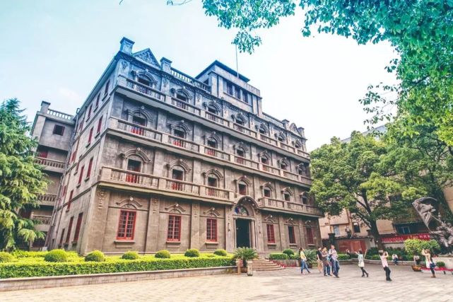 1927年30余女兵参加南昌起义不让须眉